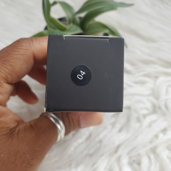 TASH Cosmetics Flawless Faces HD Foundation #04 SPF 15 - Picture 4 of 4